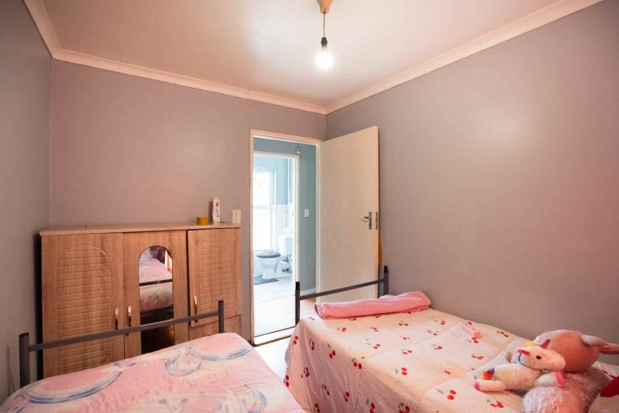5 Bedroom Property for Sale in Electric City Western Cape